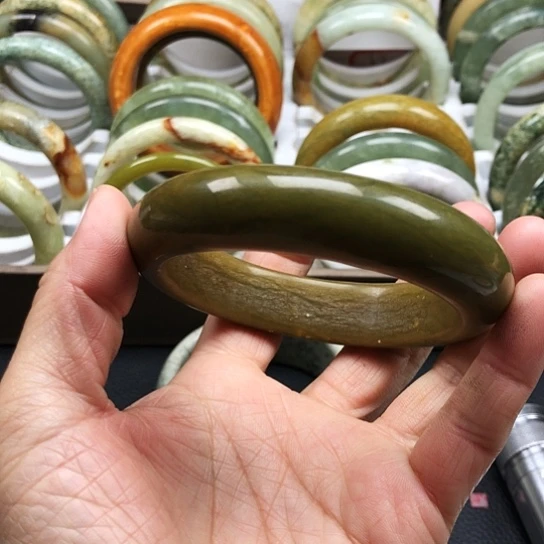 蛇纹石玉手镯未镶嵌A****圈