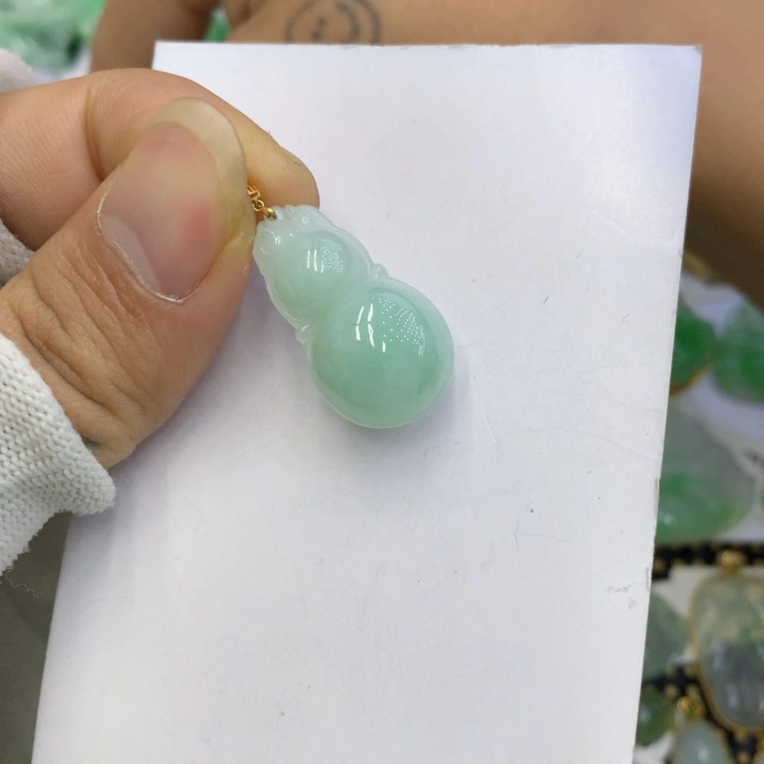 翡翠颈饰18K金镶嵌翡翠