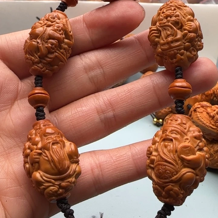 橄榄核手串雕刻工艺