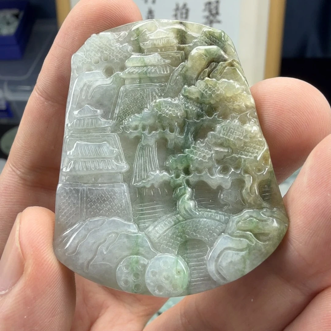 翡翠挂件未镶嵌翡翠