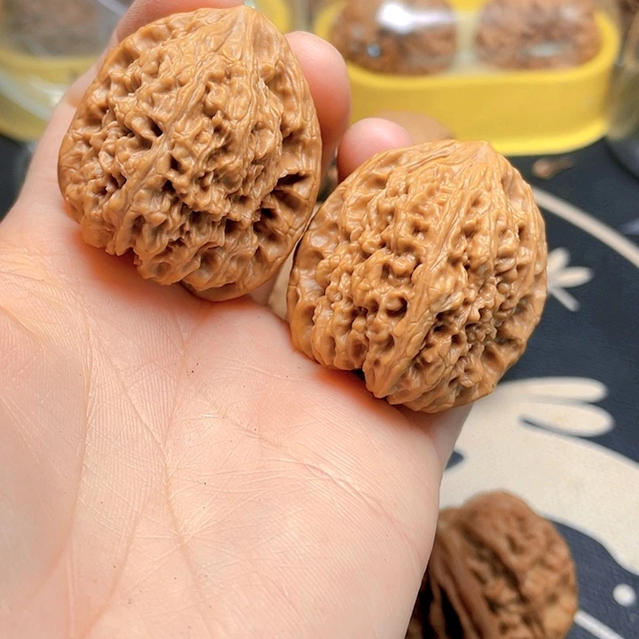 文玩核桃吊坠南疆石