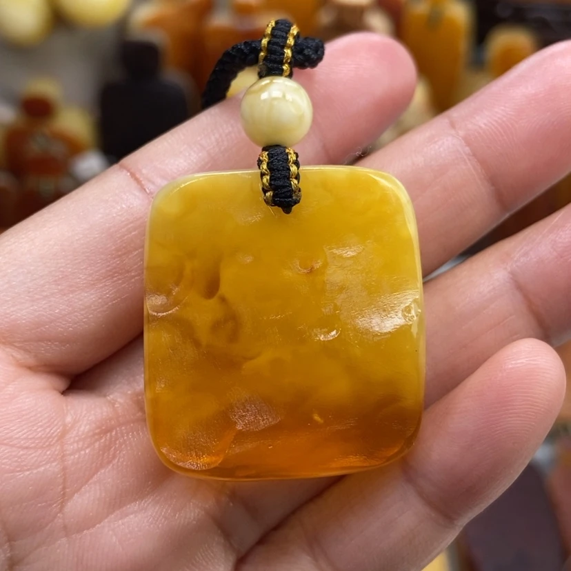 【闪购商品】琥珀颈饰未镶嵌