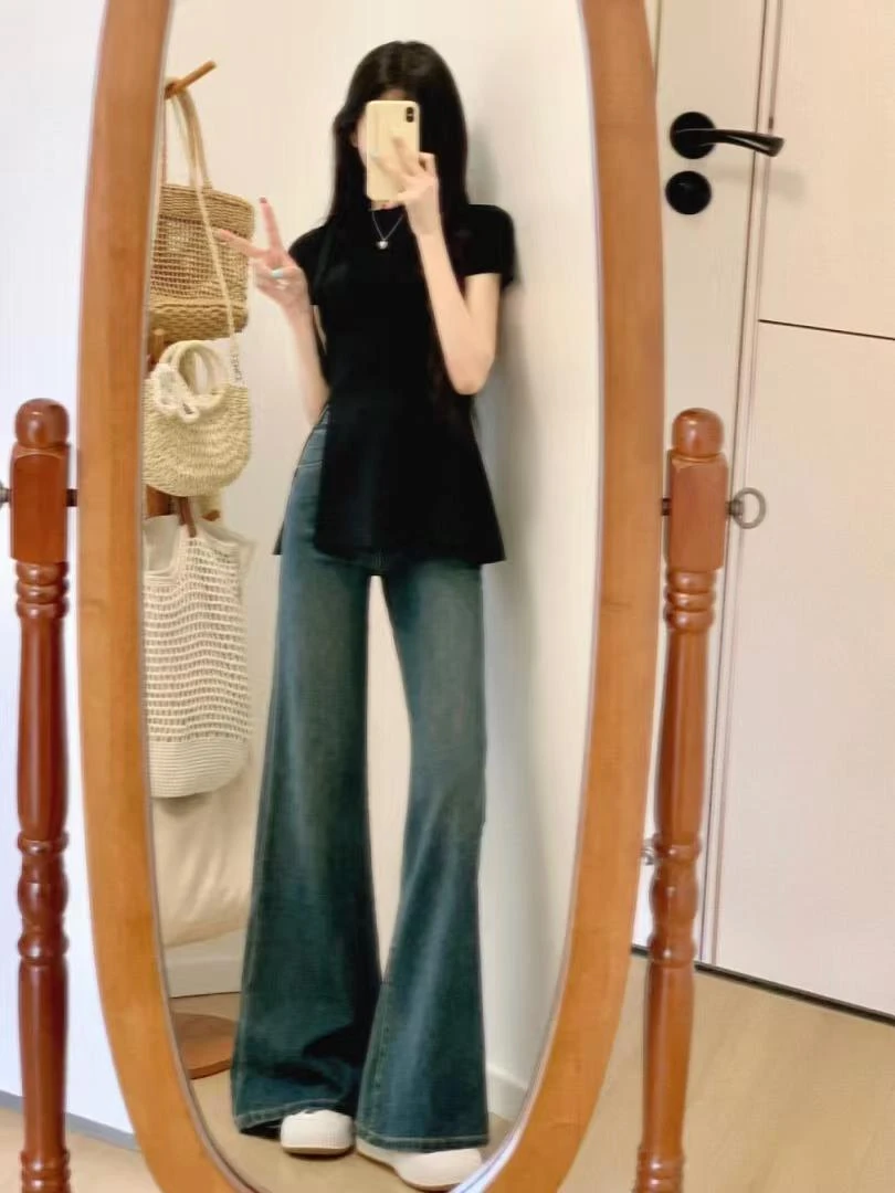 【简单人生】超显瘦黑色短袖正肩女设计感开叉上衣搭配牛仔裤套装