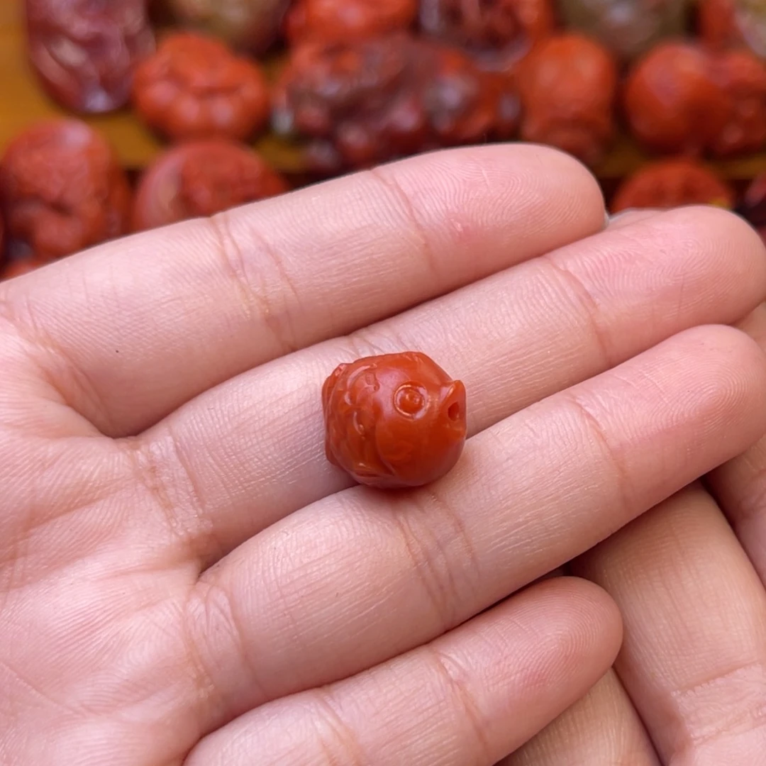 s****南红玛瑙未镶嵌川料瓦西小胖鱼