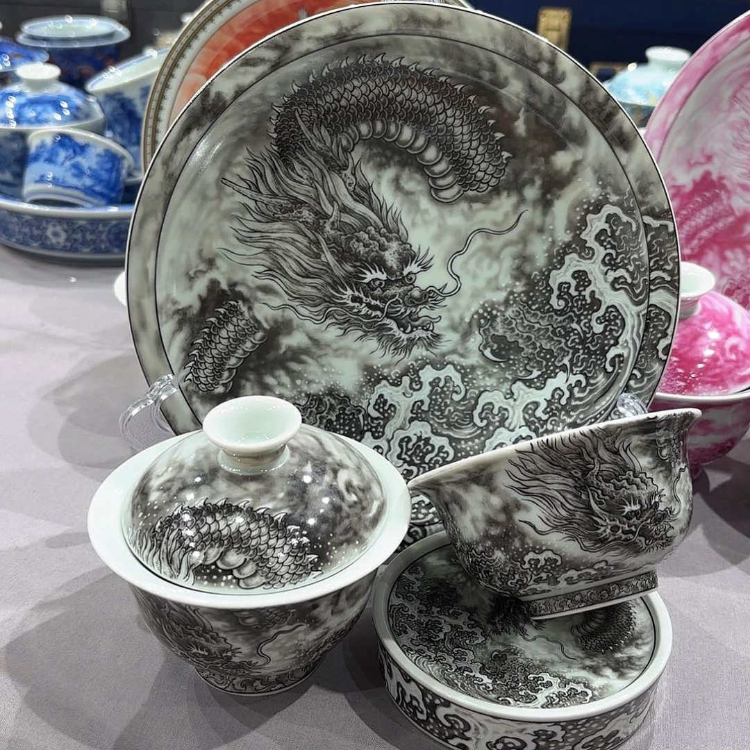 瓷片景德镇瓷器精品陈列