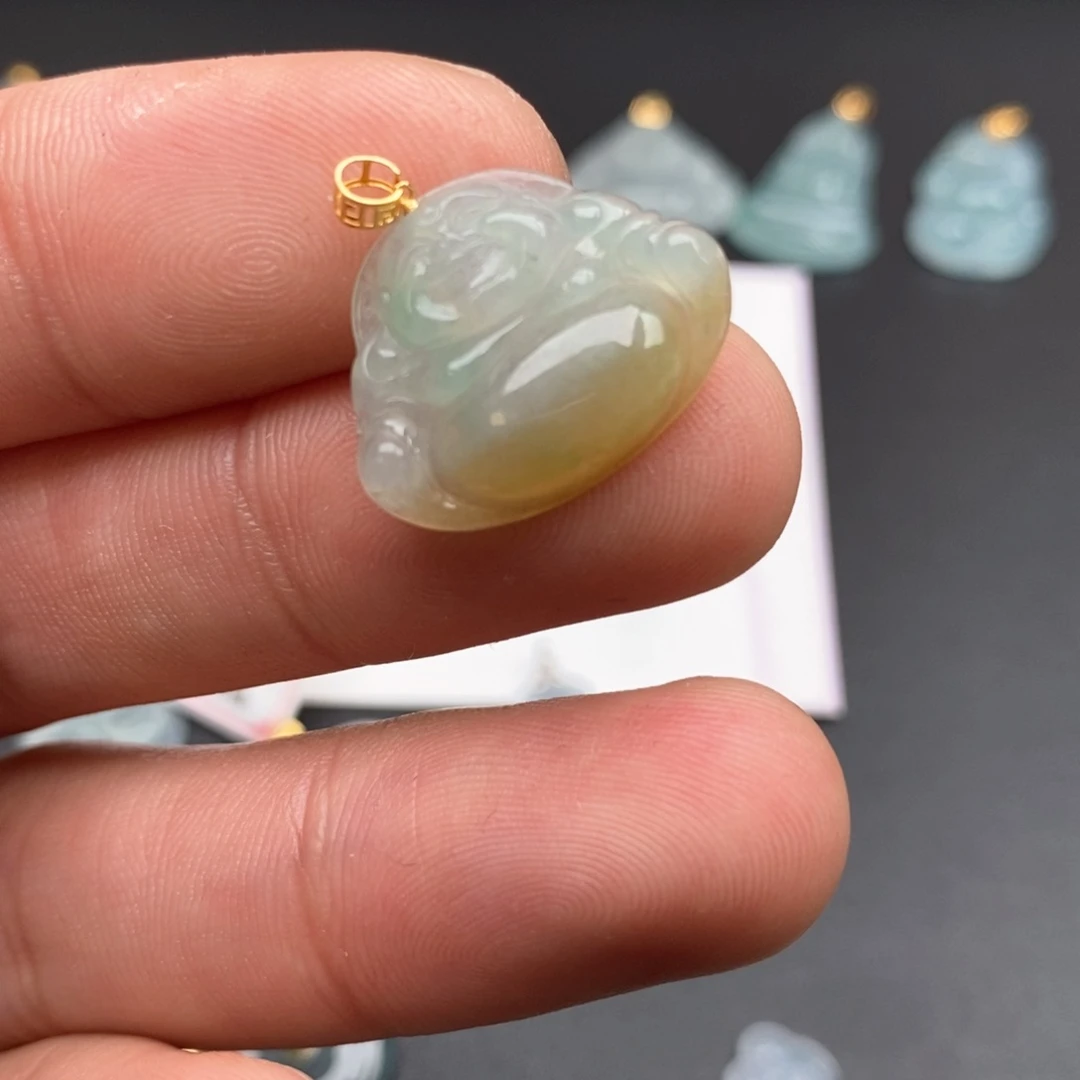 颈饰18K金镶嵌翡翠