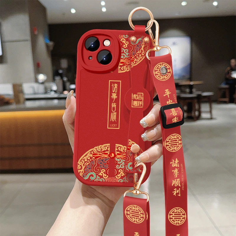 诸事平安iphone15手机壳苹果15pro硅胶15promax腕带小羊皮15plus