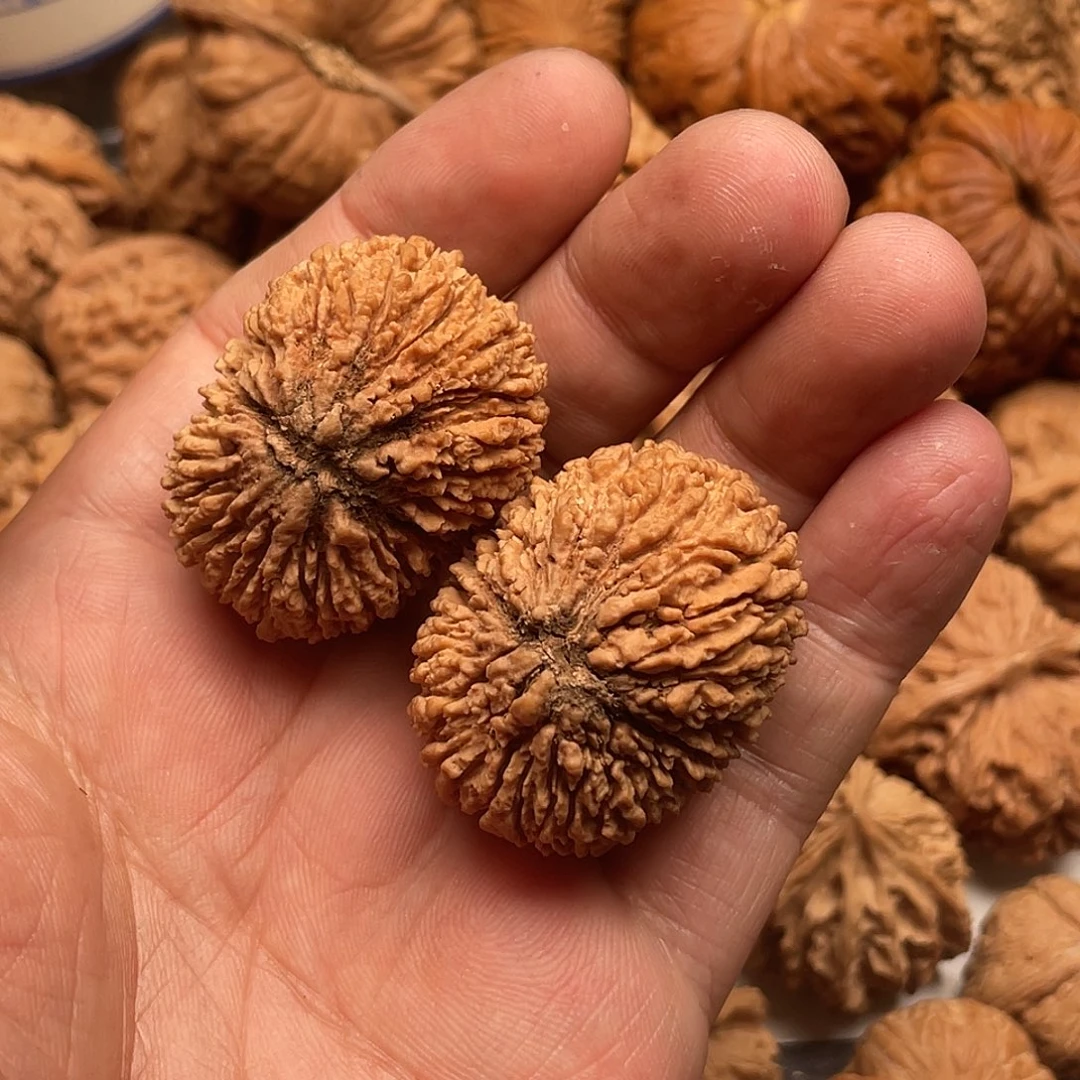 文玩核桃吊坠山*峰猴头