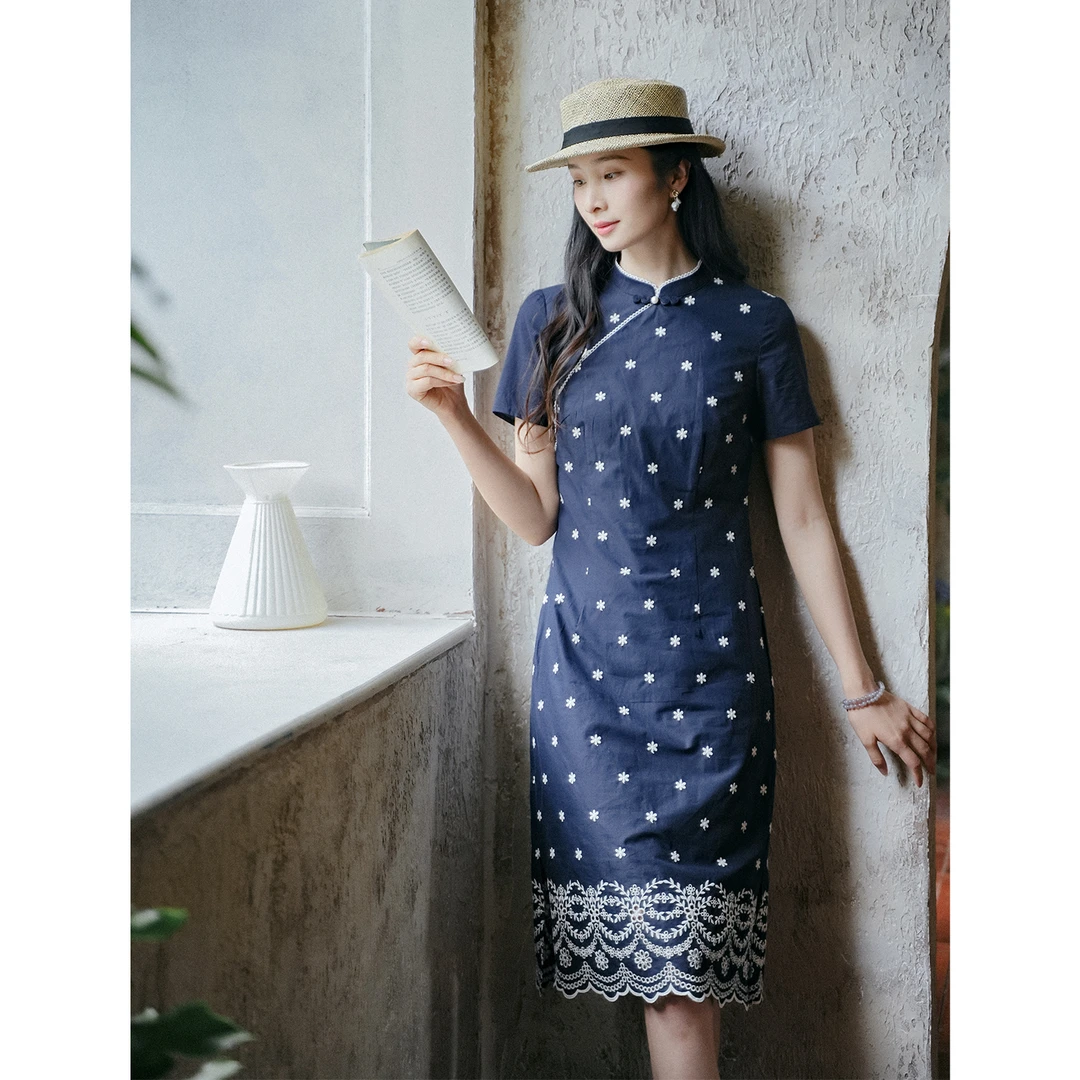 红念蓝色中式刺绣连衣裙女短袖夏季2025年新款女装显瘦气质长裙子
