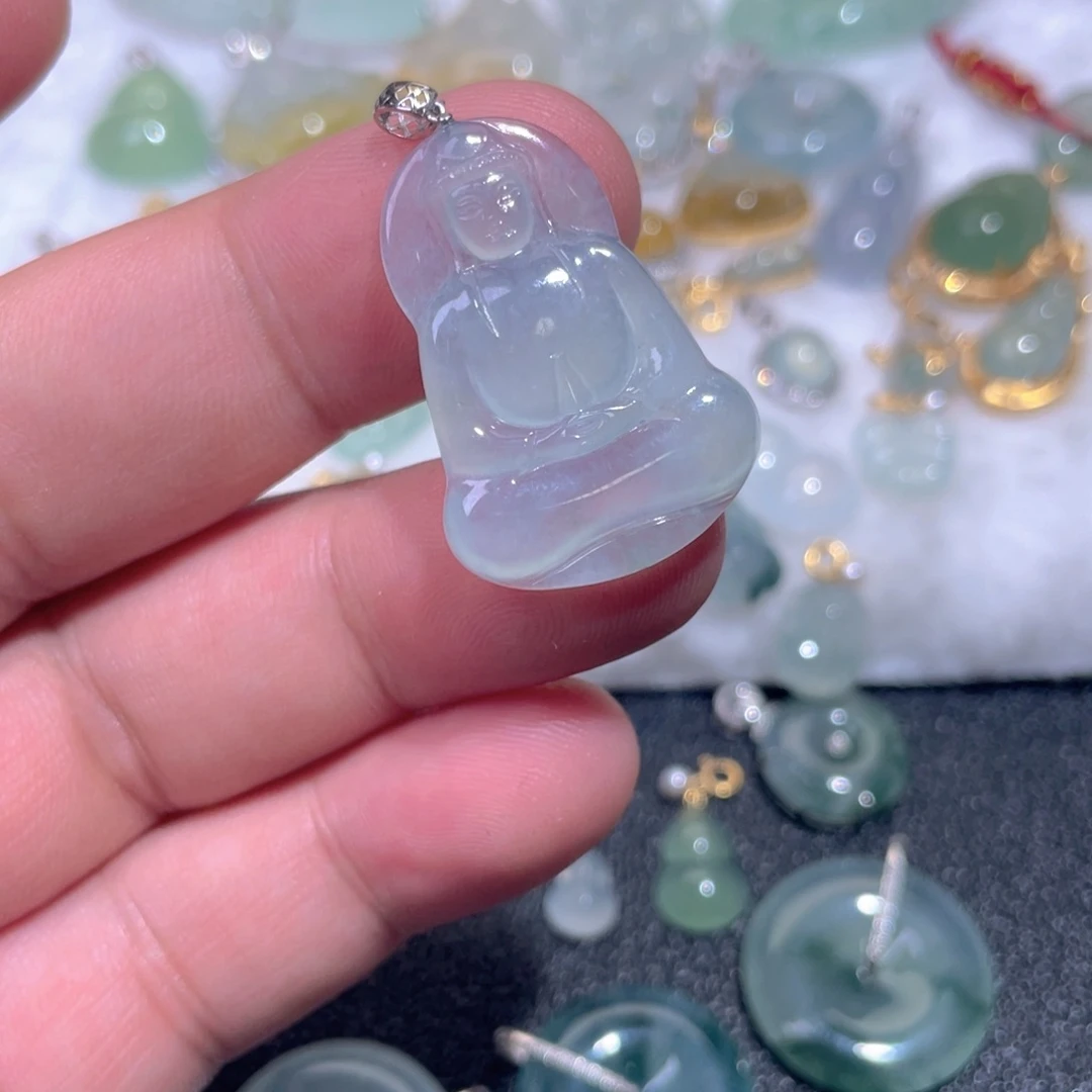 颈饰18K金镶嵌翡翠