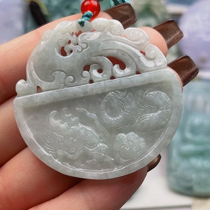 翡翠未镶嵌颈饰挂件