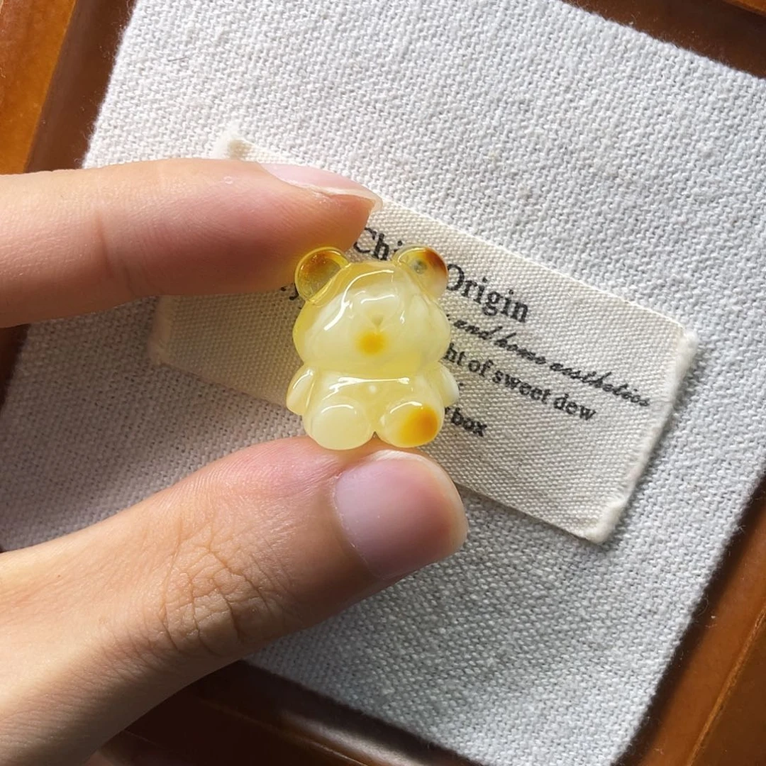 未镶嵌琥珀裸石熊熊
