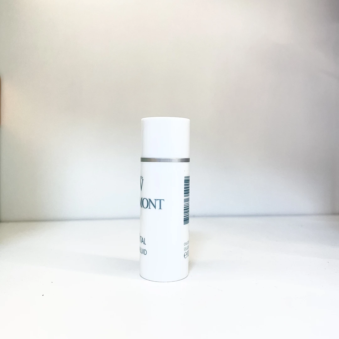 法  精华乳牛涂抹中