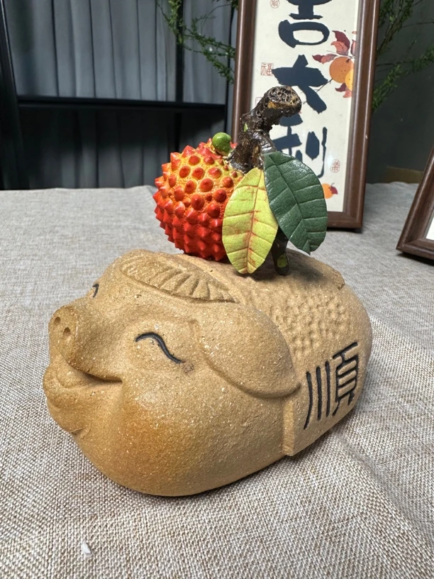 诸事胜利荔枝石湾创意陶瓷茶宠手工 桌面摆件 日常送礼高10宽10