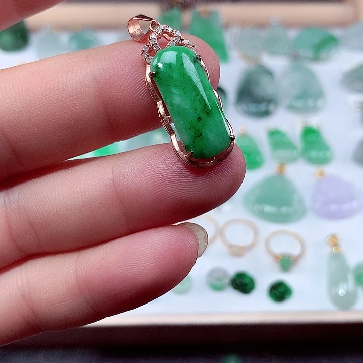 1***）翡翠未镶嵌颈饰吊坠