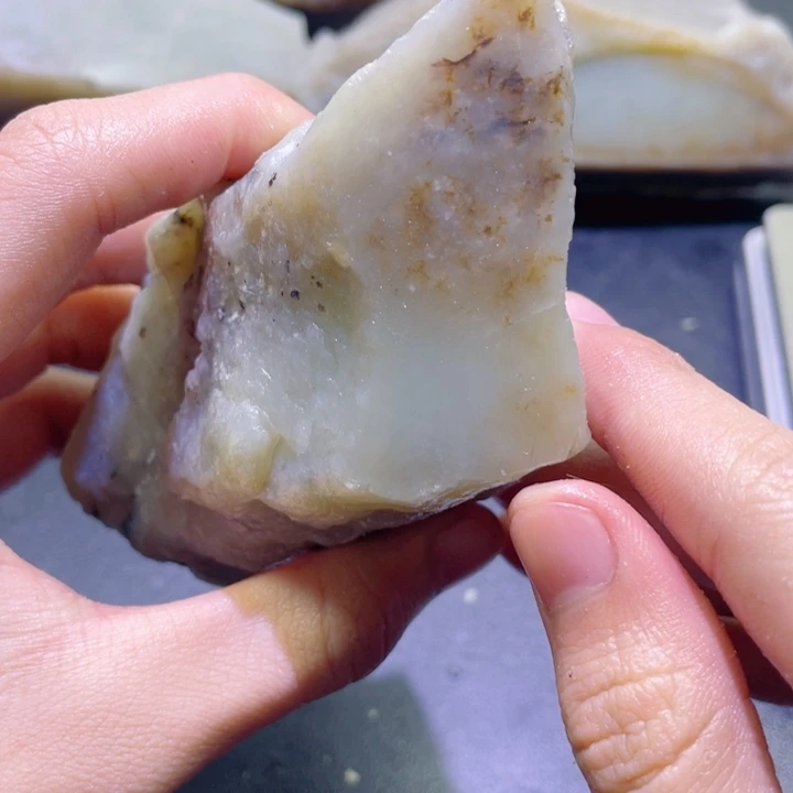 和田玉（糖玉）未镶嵌珠宝半成品