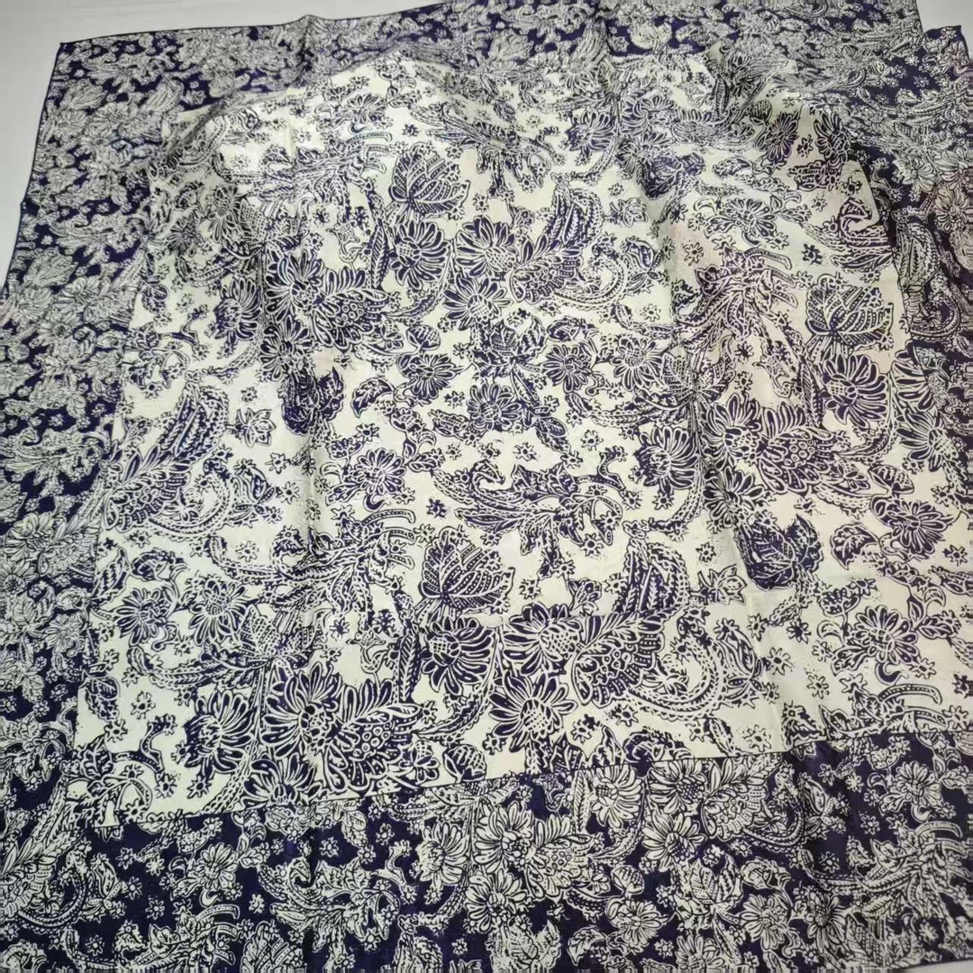 110色织提花方巾-舞蓝幽光 106cm丝巾