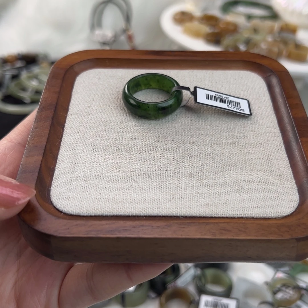 和田玉未镶嵌戒指w7碧玉轮胎19.1不退换