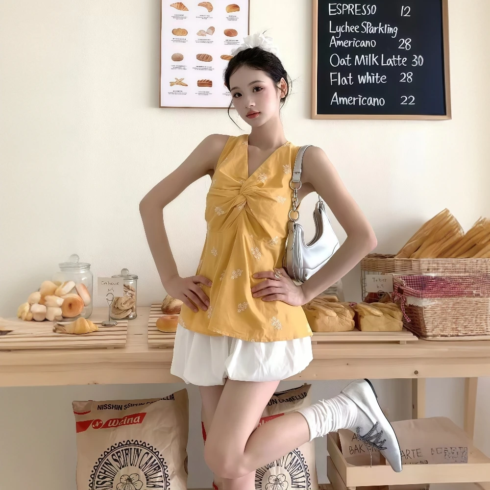 纯欲风套装女2025夏季小个子气质无袖挂脖背心上衣花苞裤裙两件套