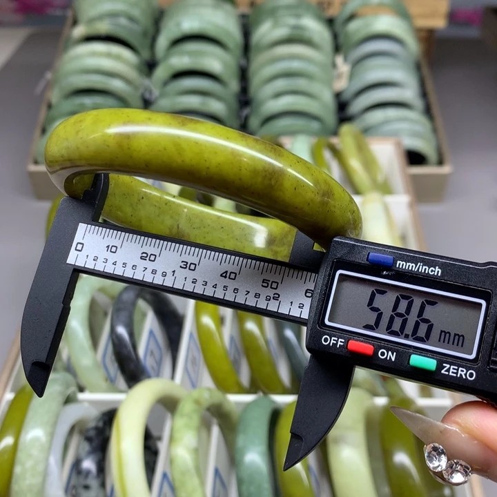 未镶嵌蛇纹石玉手镯16