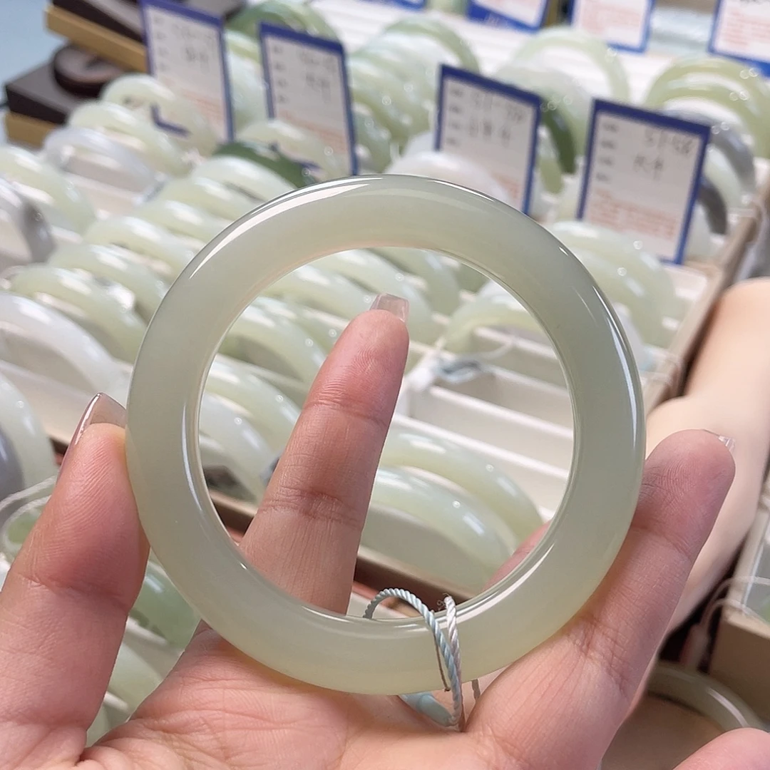 和田玉未镶嵌手镯冰晴水