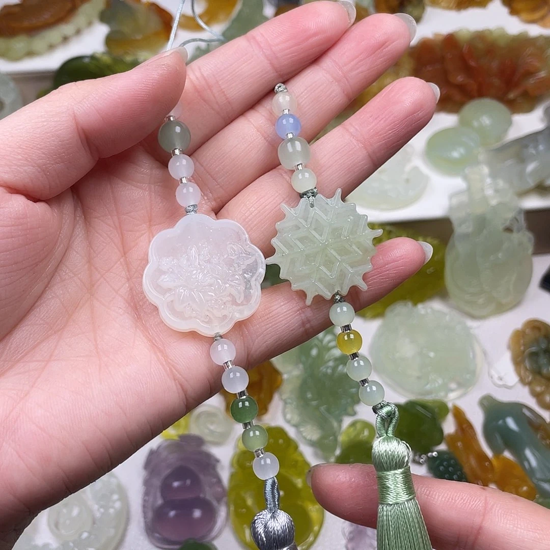 蛇纹石玉未镶嵌颈饰