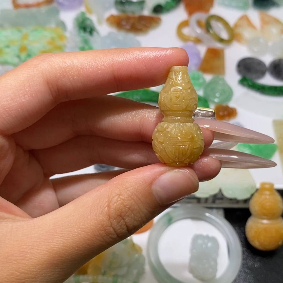 定制翡翠未镶嵌吊坠