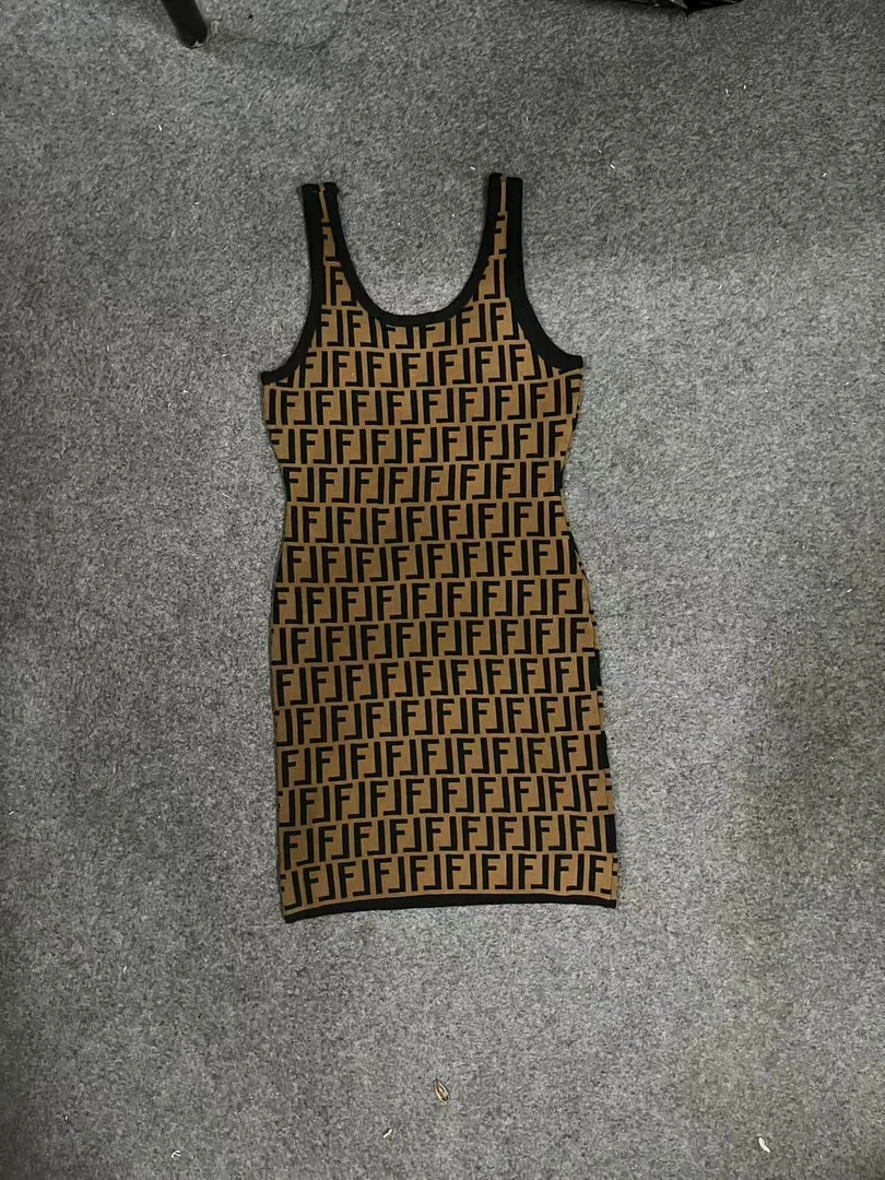 A016【坤坤】2025新款时尚女士裙子