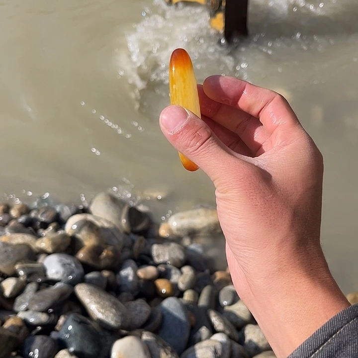 和田玉（糖玉）未镶嵌挂件