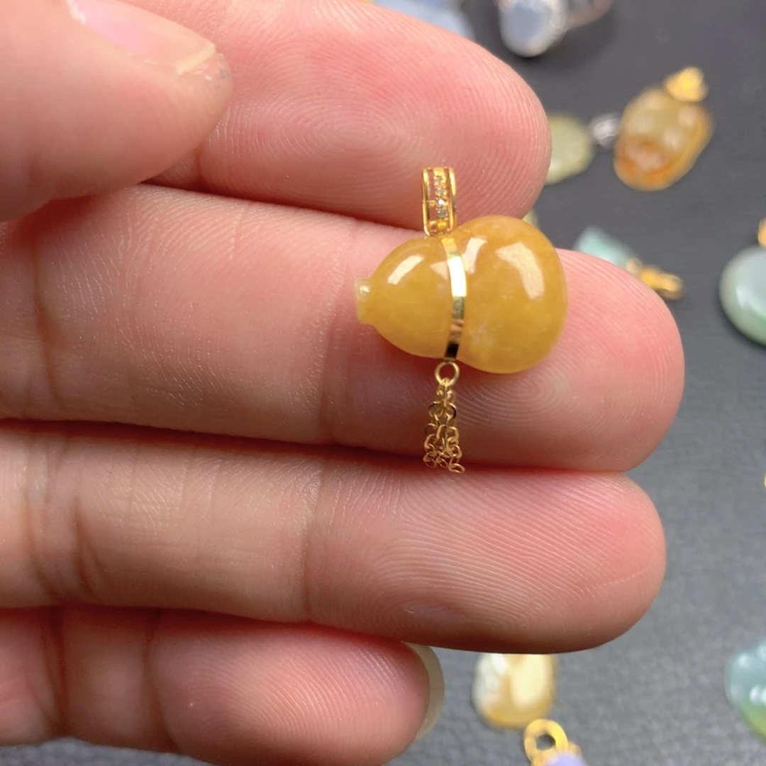 【闪购商品】颈饰18K金镶嵌翡翠翡翠