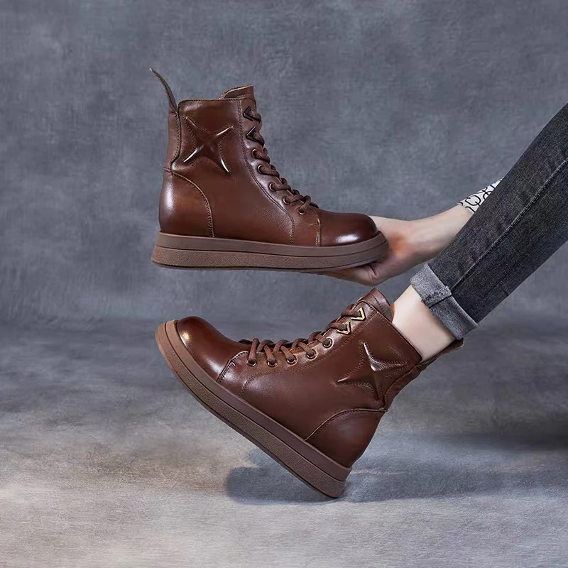 头层牛皮。 英伦风马丁靴四角星718单里