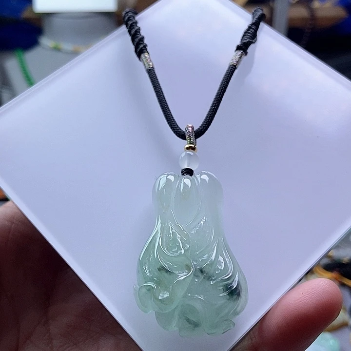 吊坠(赠链)未镶嵌翡翠