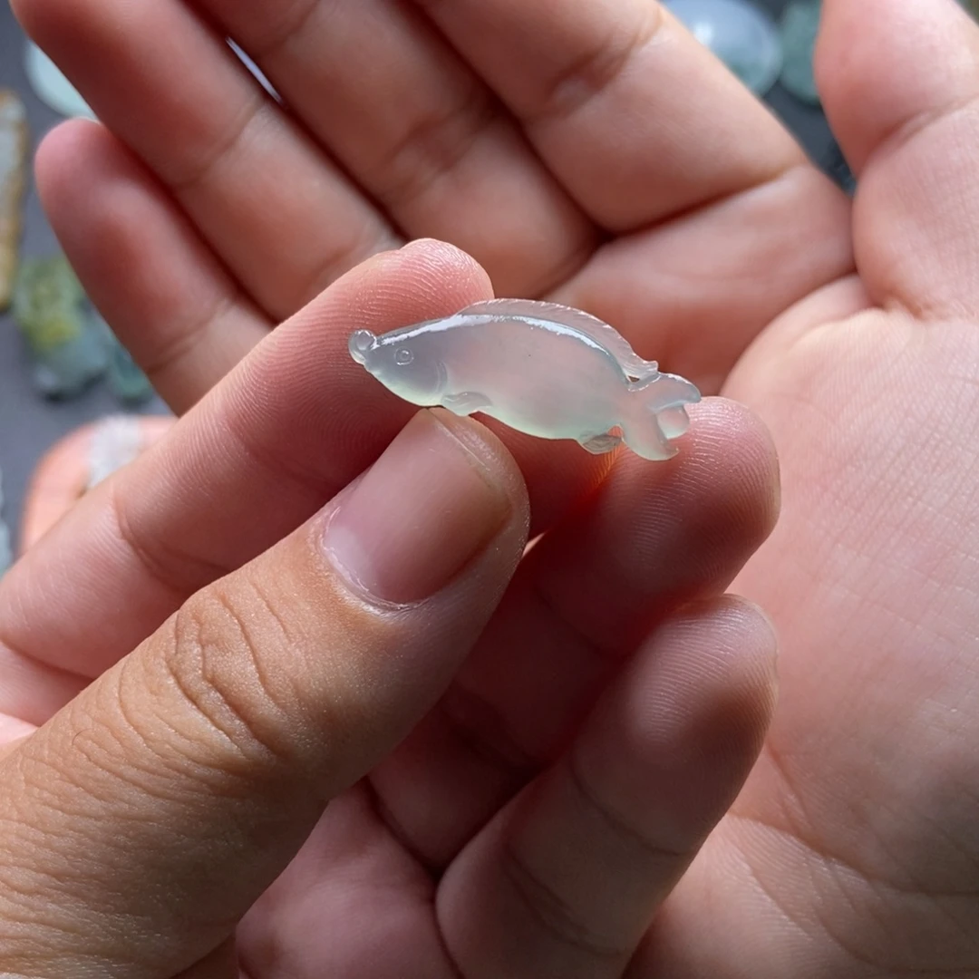 定制翡翠未镶嵌鱼