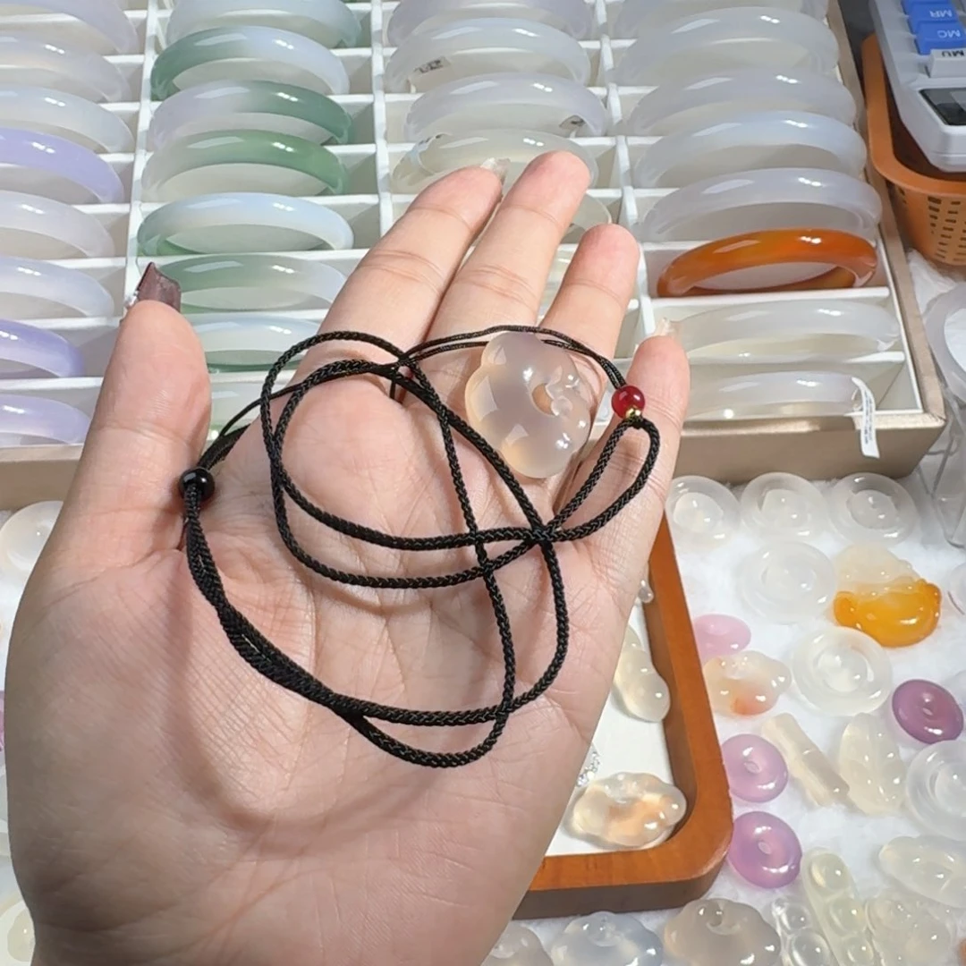 玛瑙/玉髓颈饰未镶嵌