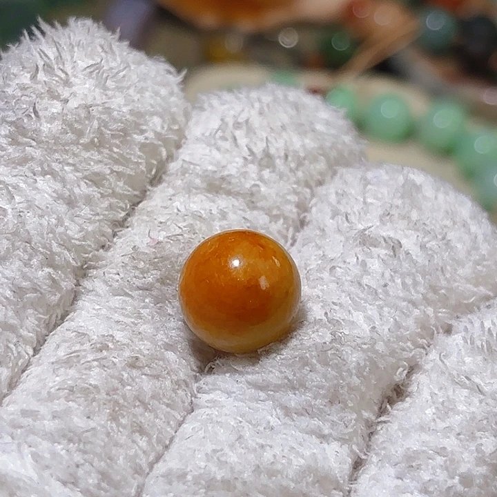 翡翠未镶嵌颈饰卡13.6，价格问主播