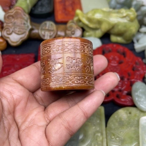 蛇纹石玉颈饰未镶嵌80