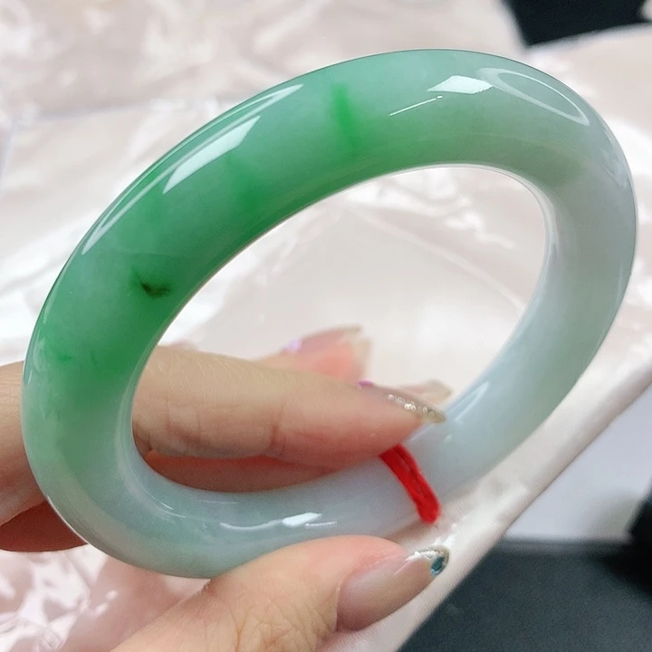 未镶嵌手镯翡翠，319