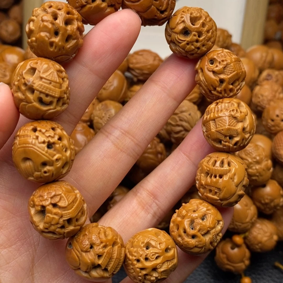 手串橄榄核镂空山水