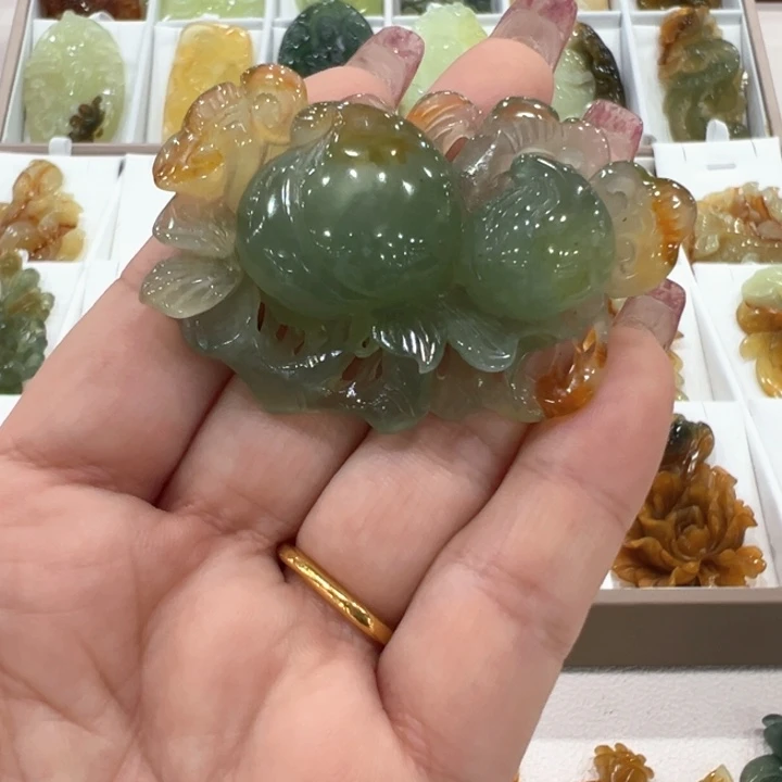 烟***梦蛇纹石玉未镶嵌颈饰