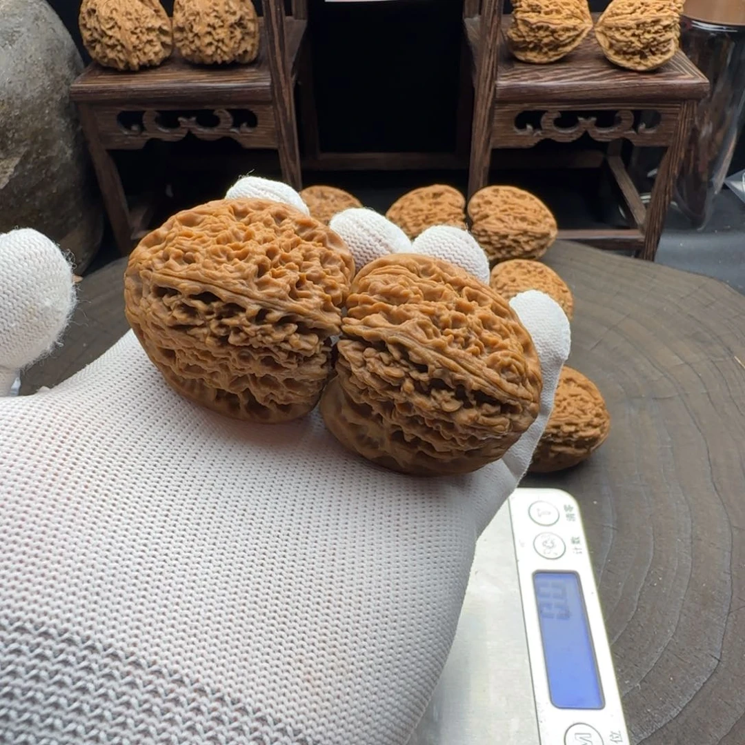 文玩核桃吊坠45炮弹奥迪  60克