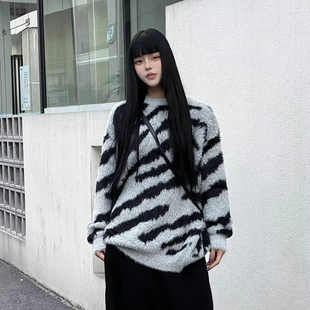 秋冬款小众高级感斑马纹毛衣男女情侣宽松绒毛针织衫外套加厚ins