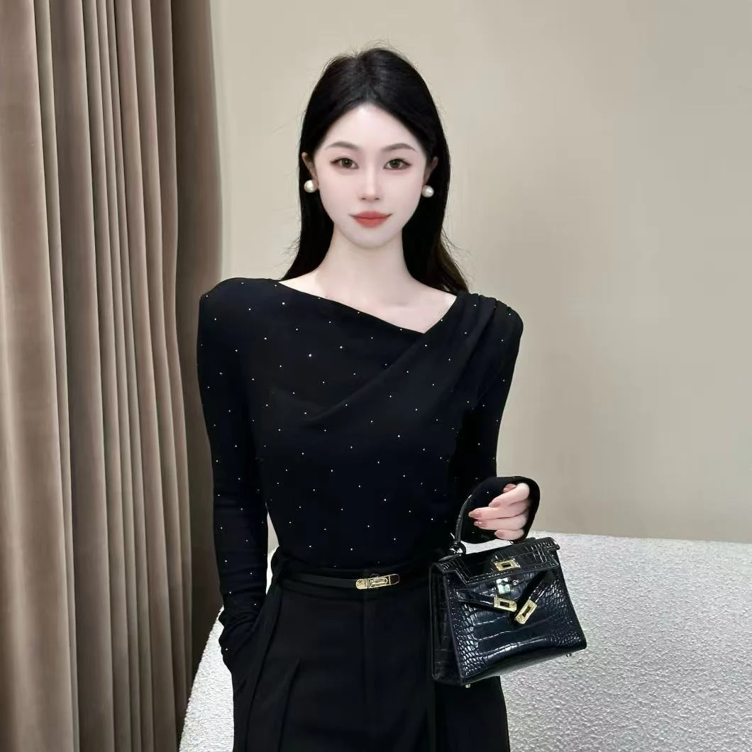 【璀璨银河】新款烫钻长袖T恤女修身显瘦设计感百搭荡领打底衫8904