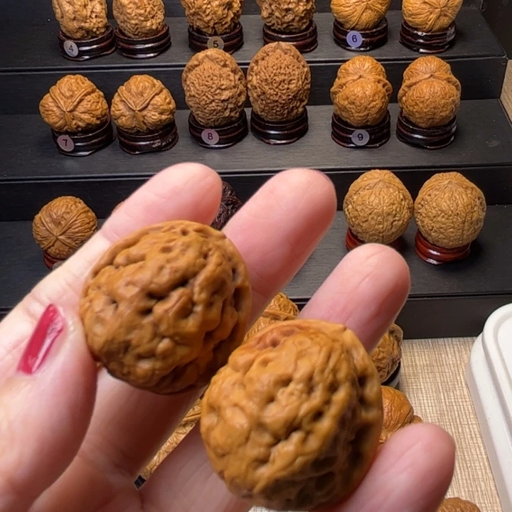 文玩核桃吊坠脑纹小青蛙