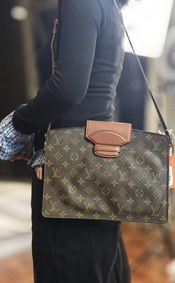 95新 LouisVuitton/路易威登 LV红皮洗漱信封/FYJJ05107801/7801