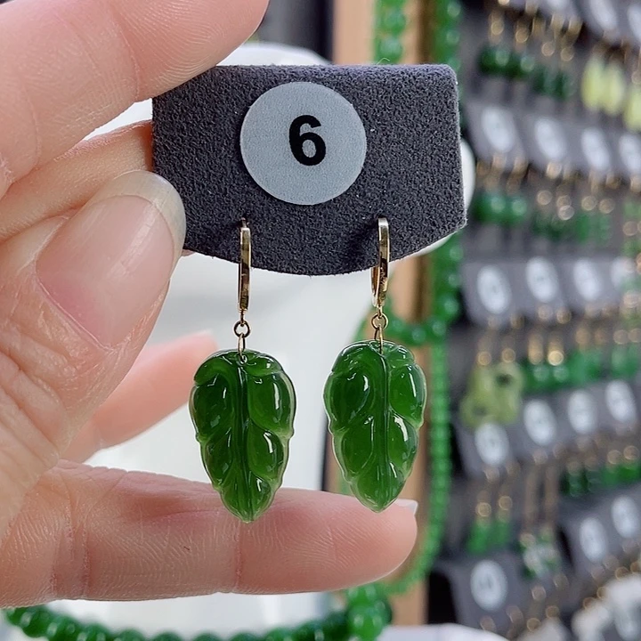 18K金镶嵌和田玉耳饰