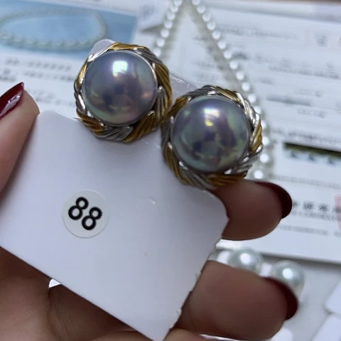 耳饰拼合珍珠（马贝珠）18K金镶嵌