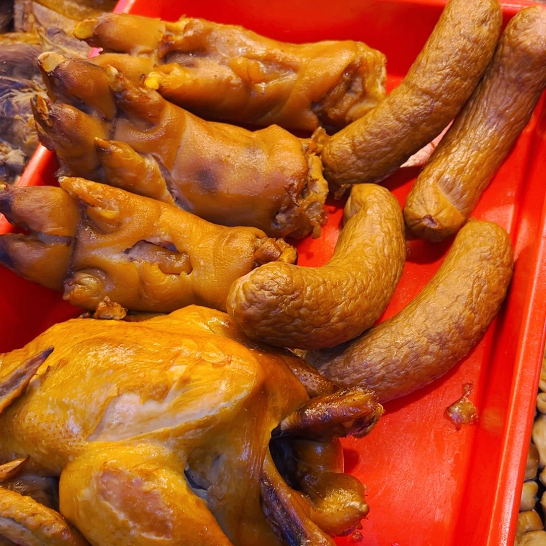 三黄鸡➕3个六两猪手➕4儿童肠