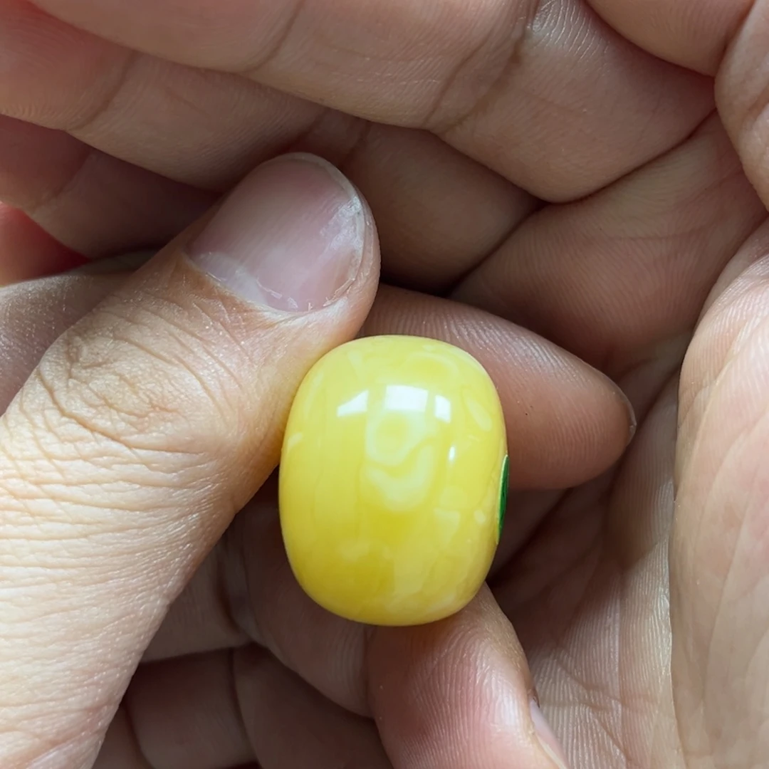 蜜蜡未镶嵌珠宝奇石