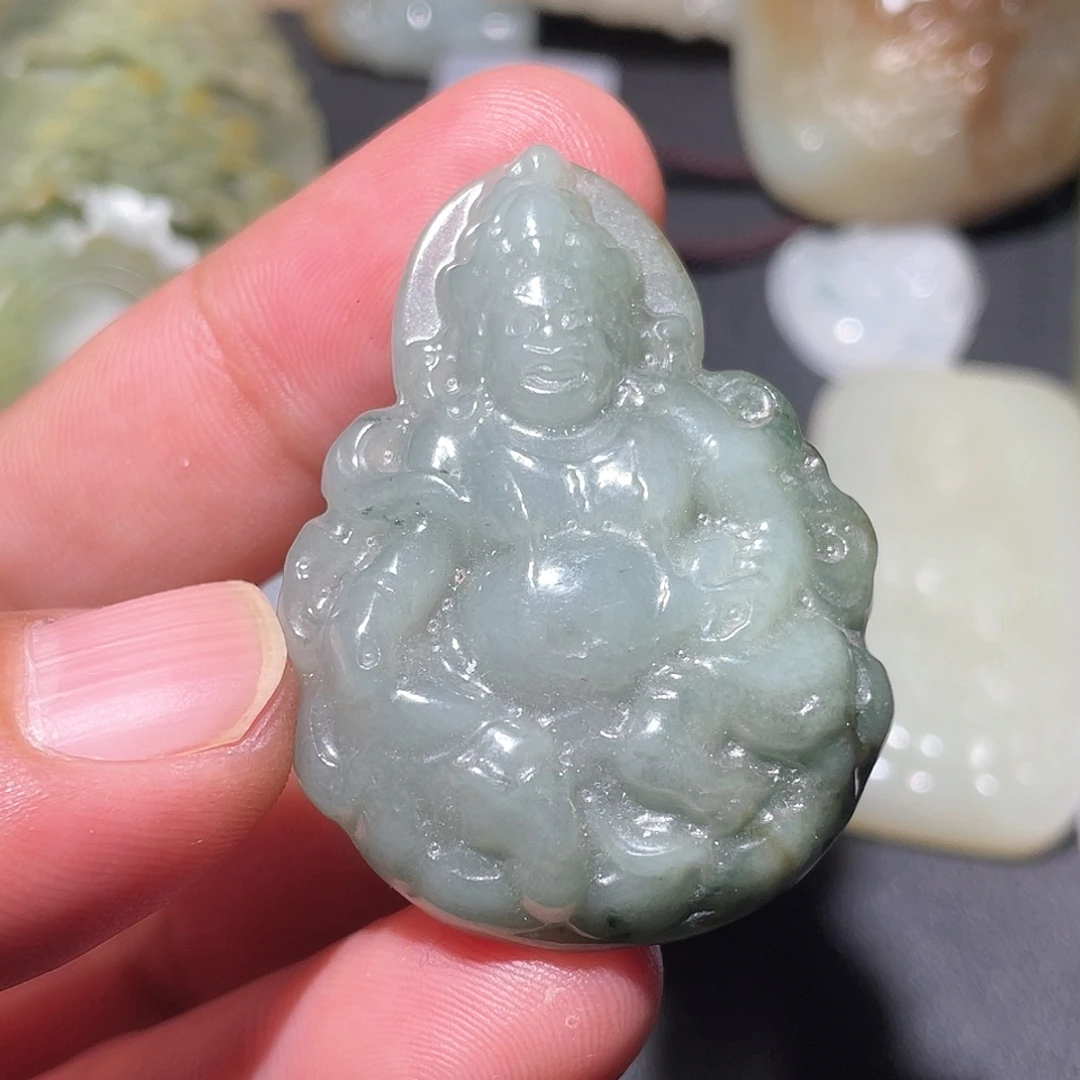 翡翠未镶嵌颈饰财神