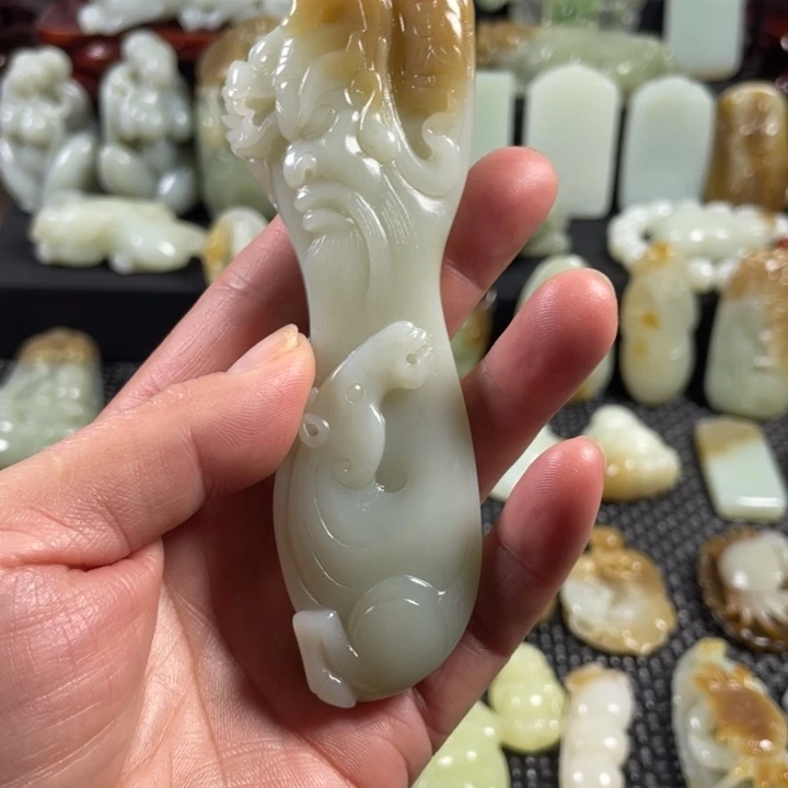 骑***士和田玉（糖玉）未镶嵌把件